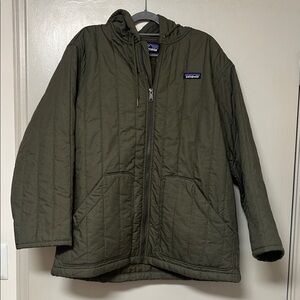 Patagonia men’s Olive Hooded Puffer Jacket. Size L unisex M/W